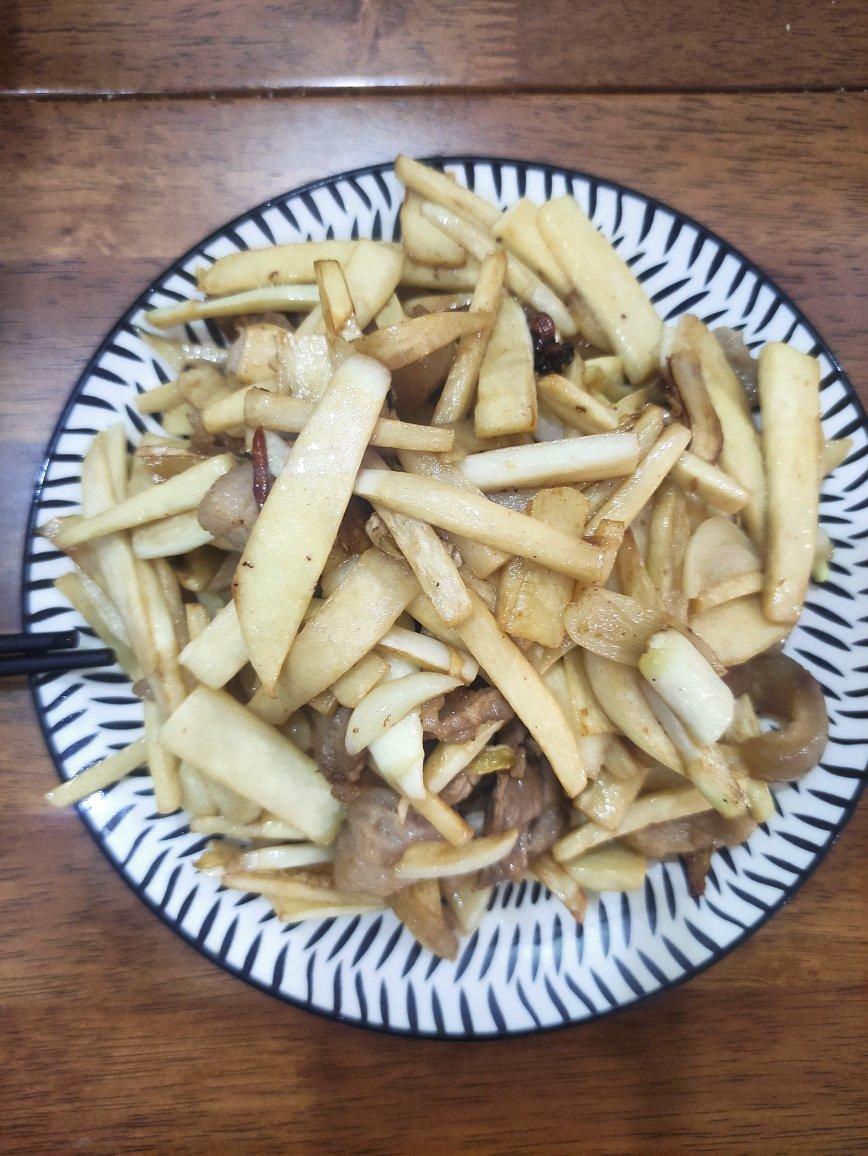 简单上手茭白炒肉