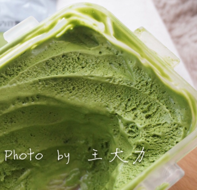抹茶白巧冰淇淋