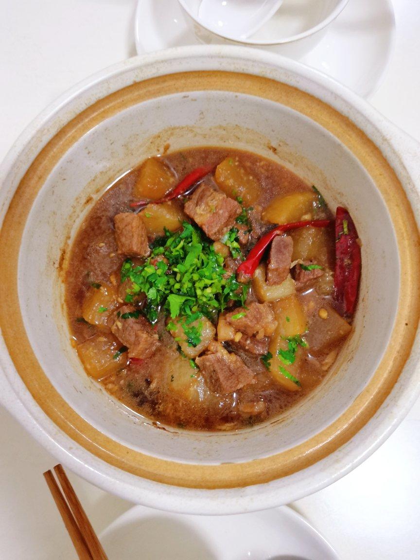 萝卜牛腩煲
