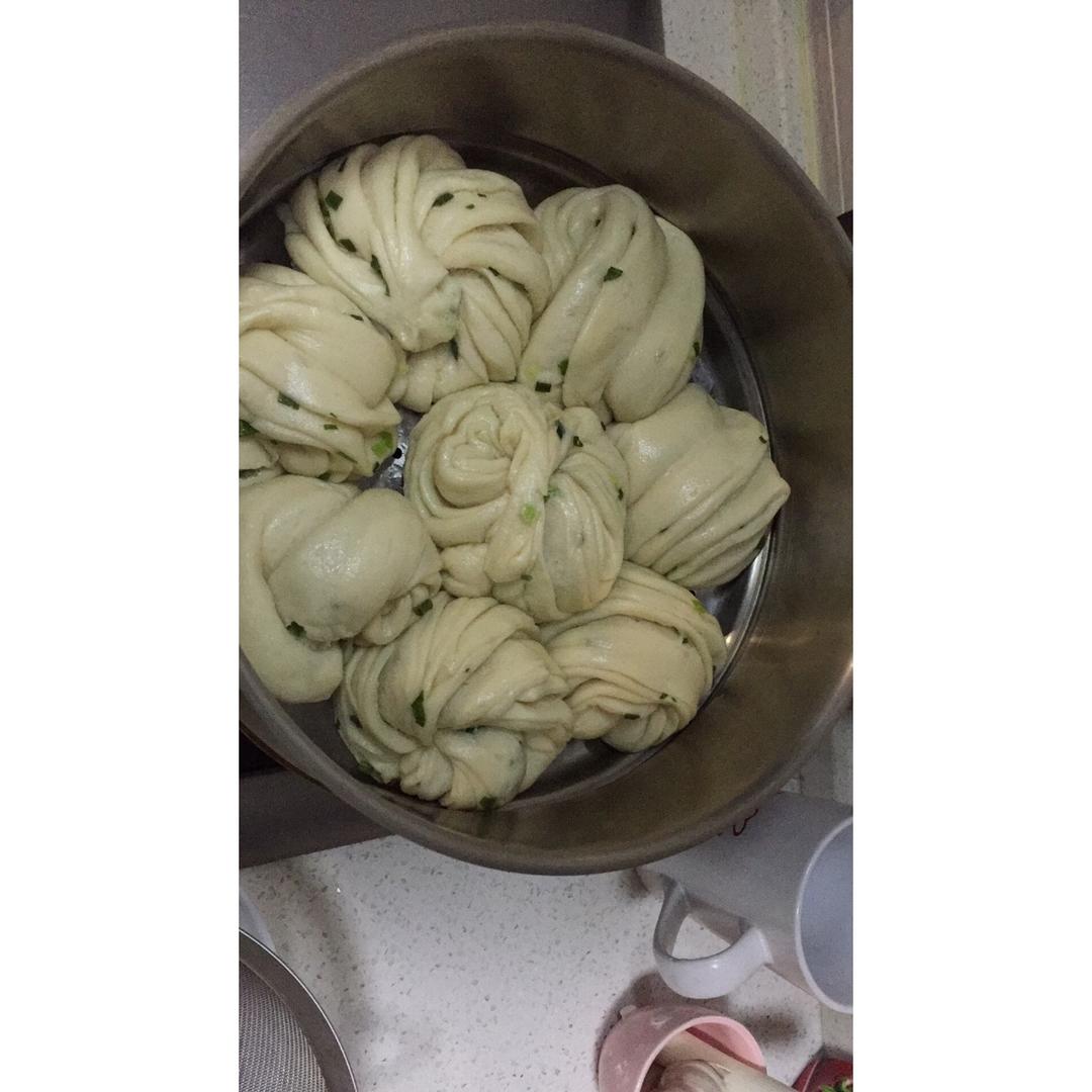 葱油花卷 Steamed Roll