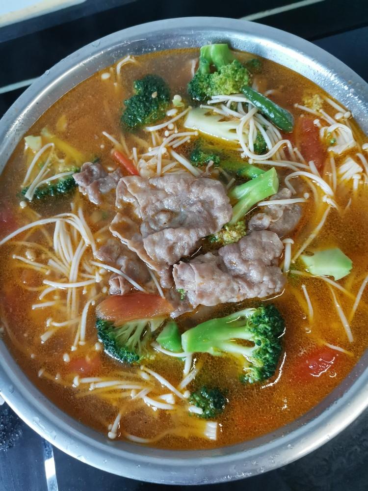 酸汤肥牛汤的做法