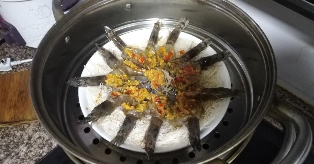 蒜蓉粉丝蒸虾