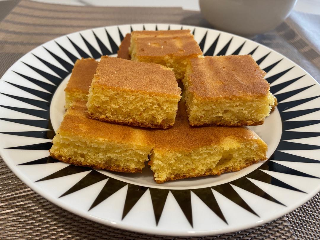 根据自家烤箱脾气,喜好做个备忘菜谱,哈哈用料如图1克美式玉米面蛋糕