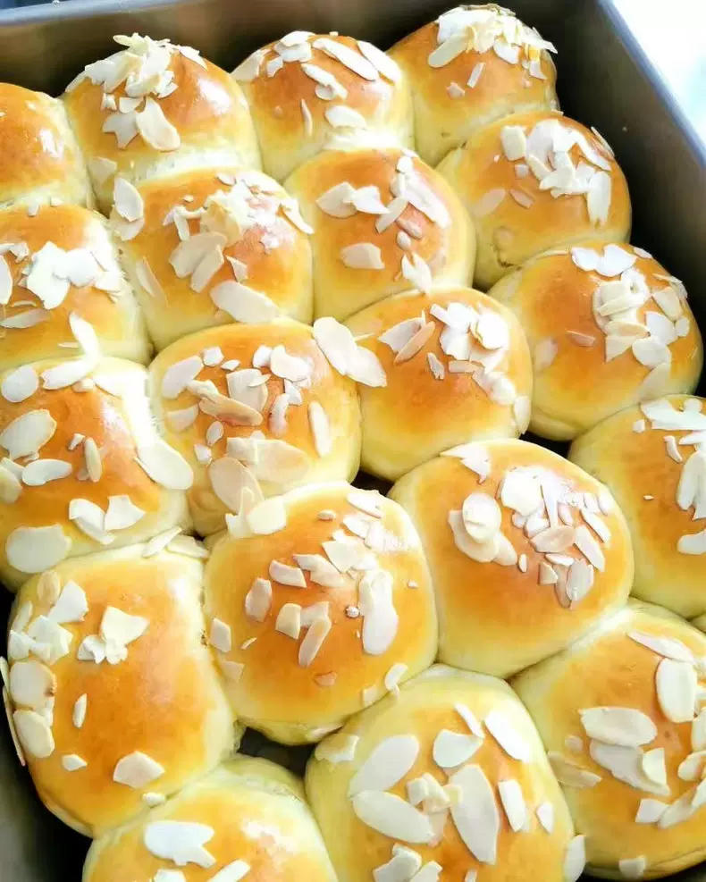 无敌松软又拉丝的酸奶小餐包