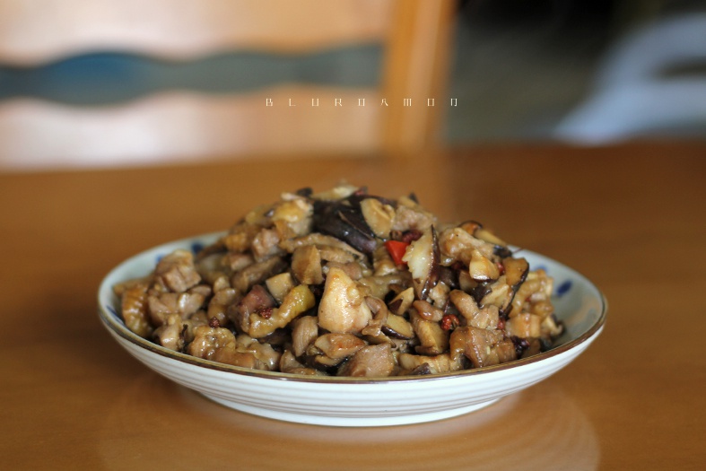 很下饭的爆炒香菇鸡腿肉