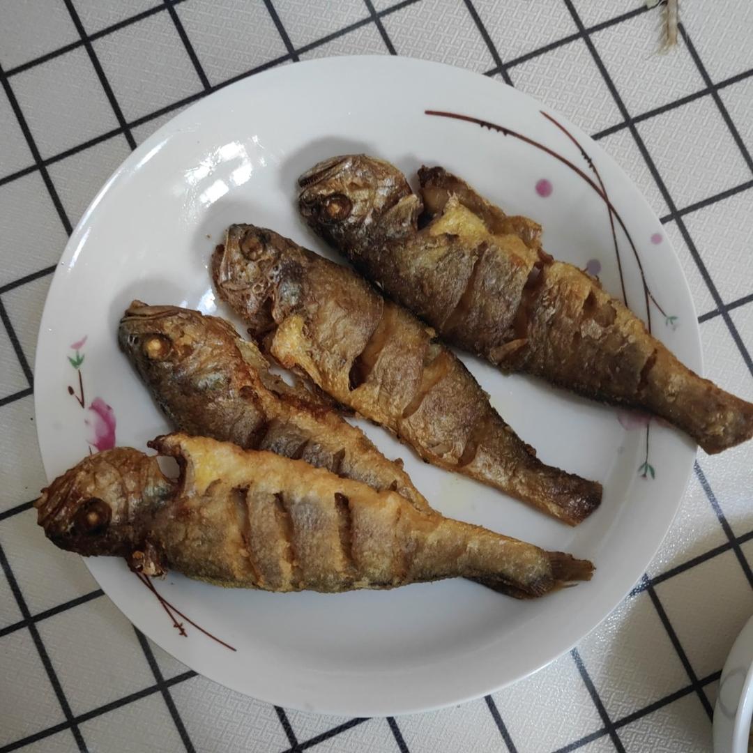 香煎小黄鱼