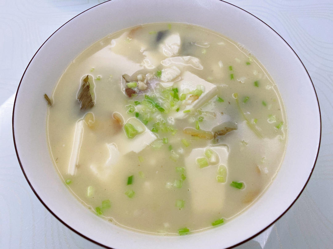 鲫鱼豆腐汤