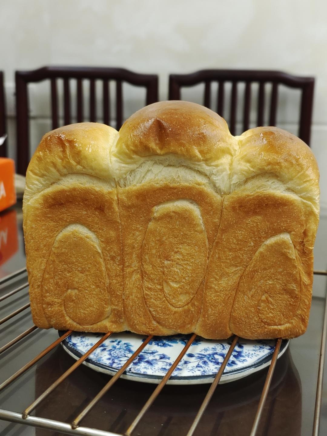 鲜奶液种超熟吐司