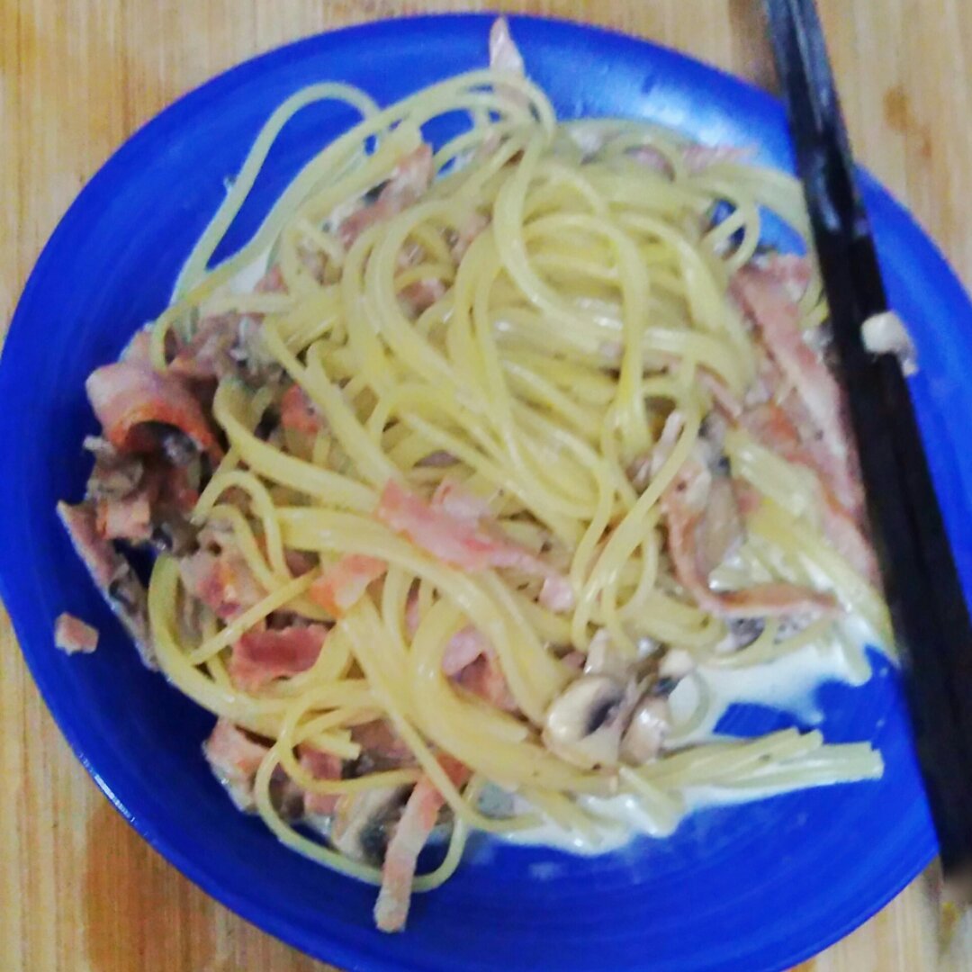 白蘑菇奶油培根意面