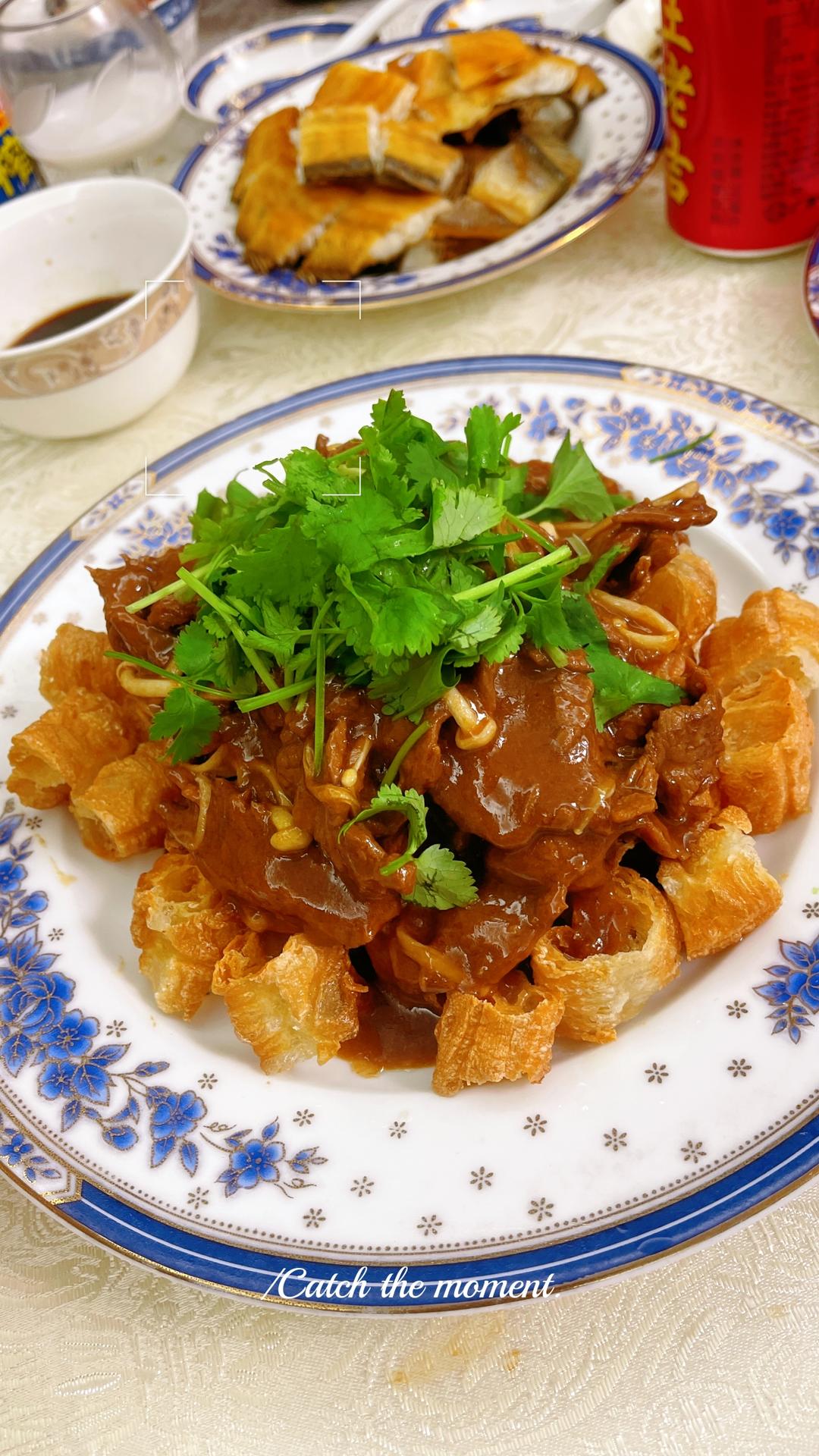 鬼马牛腱（油条炒牛肉）