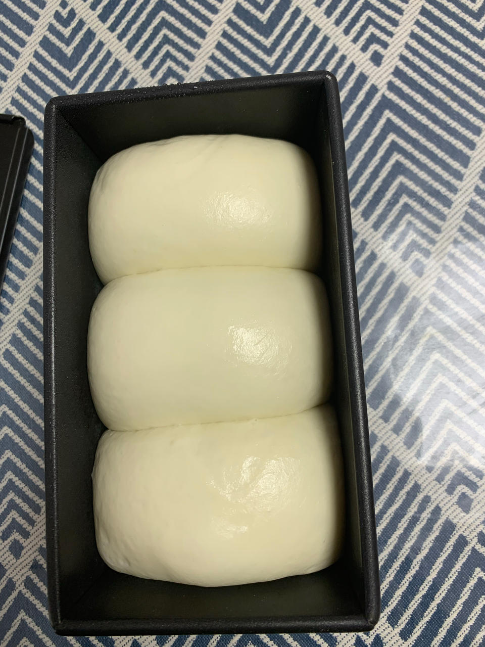 一次发酵的牛奶吐司，省事儿但依旧松软