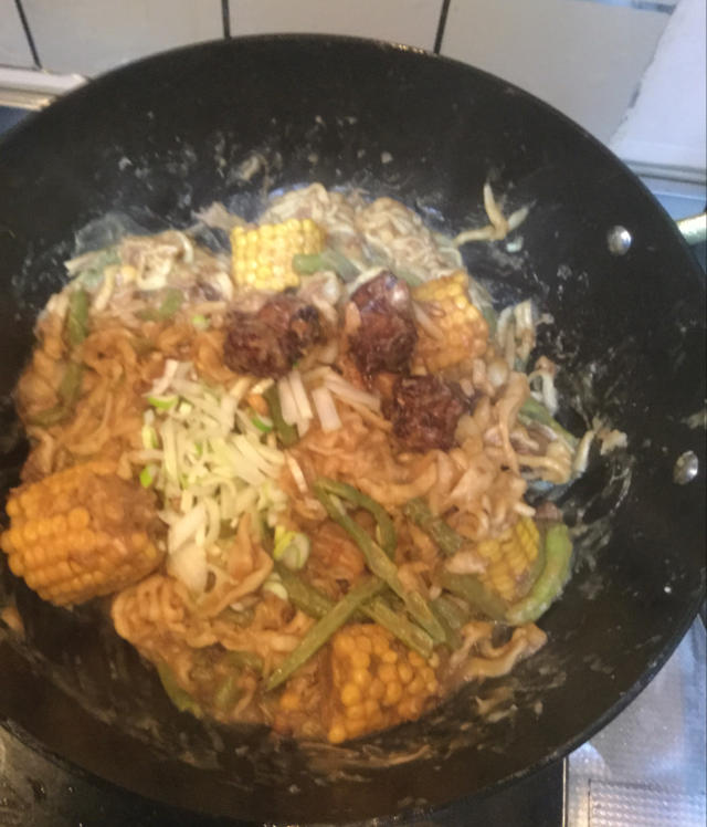 内蒙正宗铁锅焖面