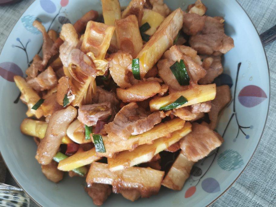 肉香笋鲜的春笋炒五花肉