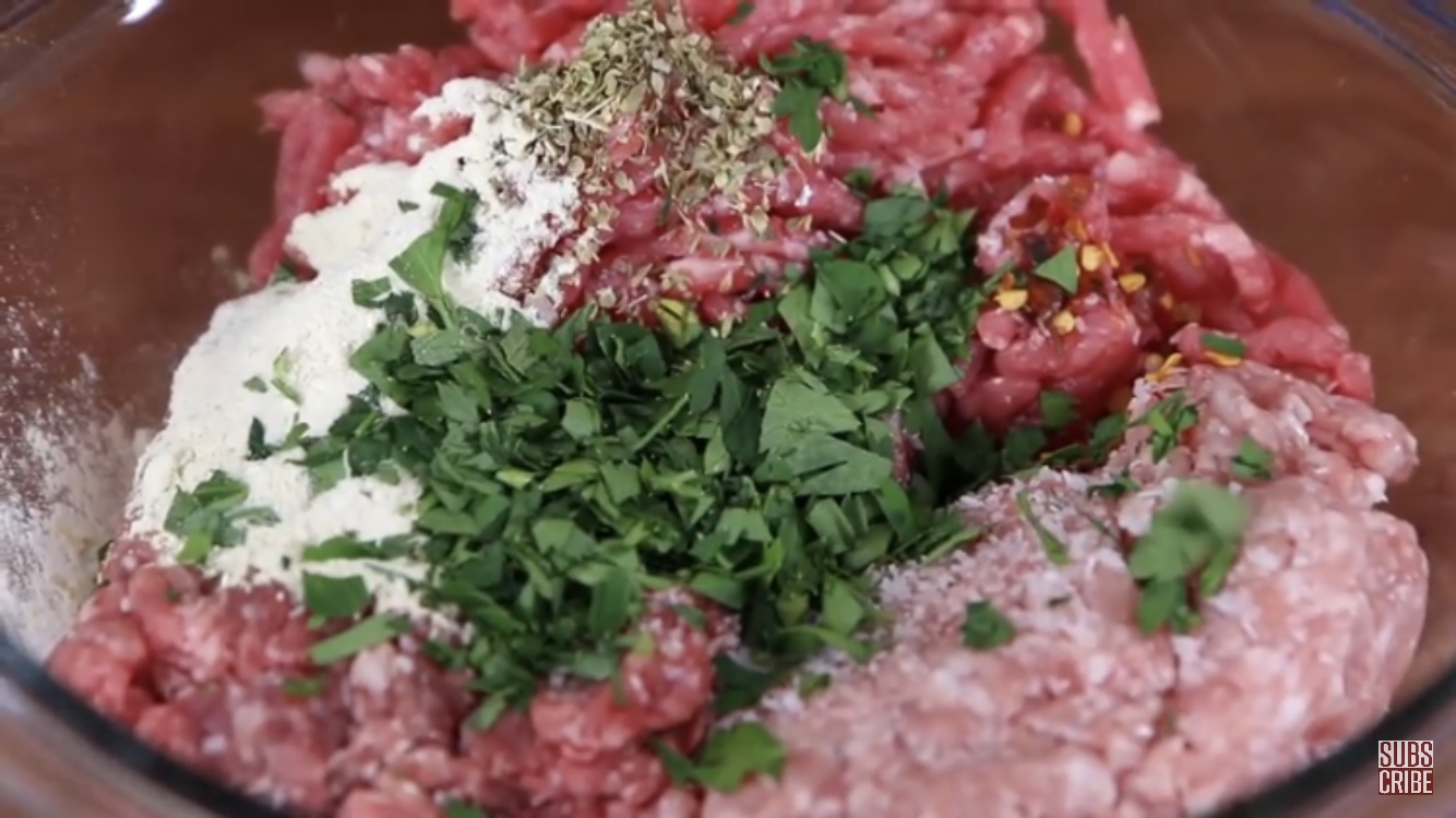 意大利和温州混合菜谱的肉丸的做法 步骤2