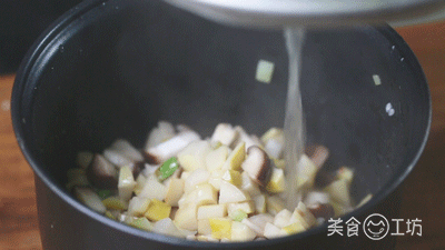 春笋香菇炊饭-吃一顿鲜三天！的做法 步骤7