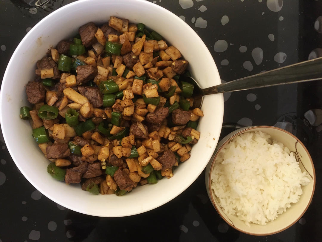 黑椒牛肉粒炒杏鲍菇