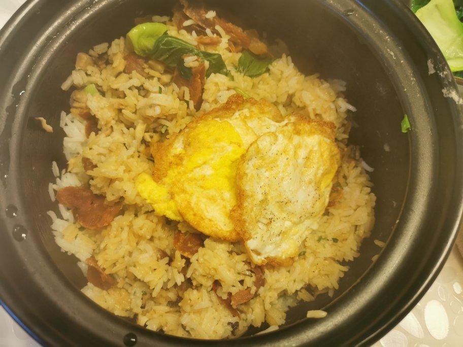 腊味煲仔饭，20分钟饭菜同出