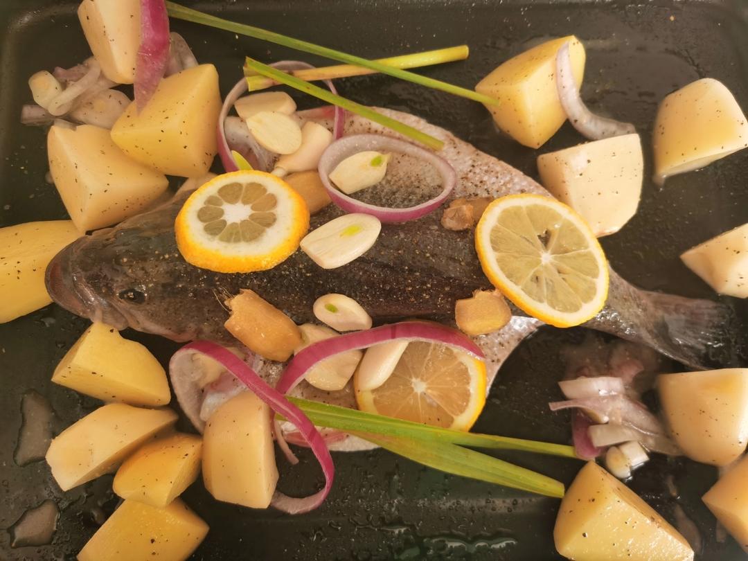 每周两次的烤鲈鱼（烤箱版）