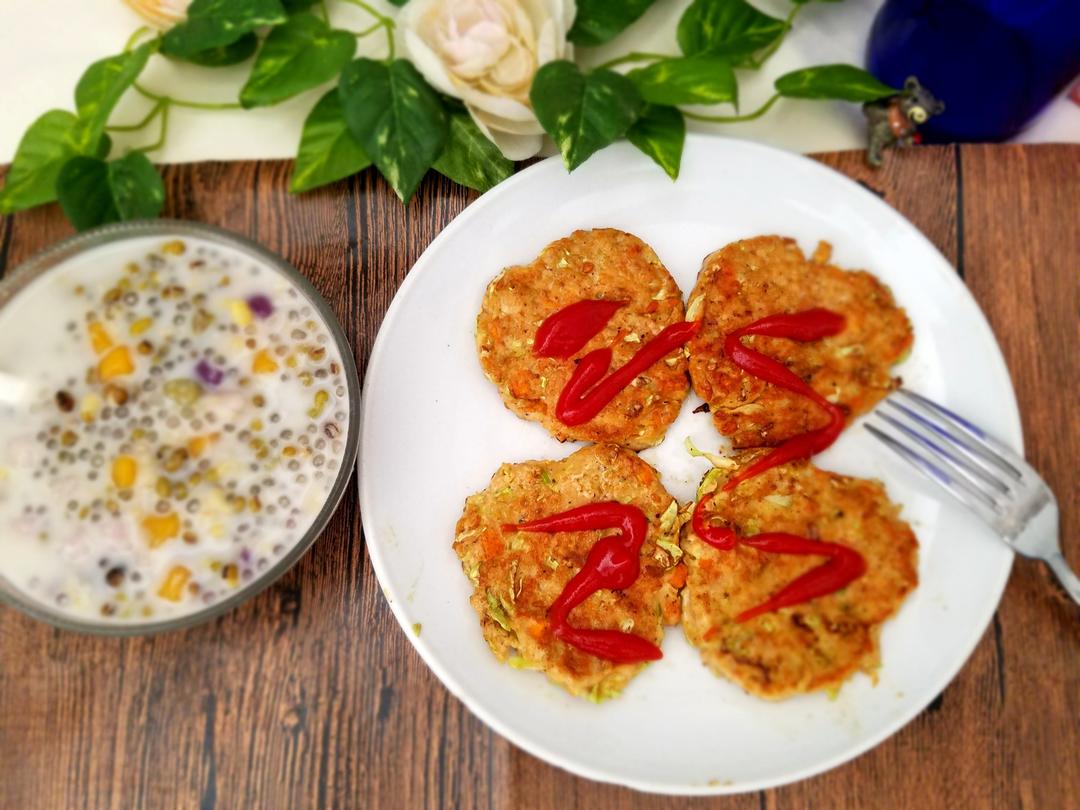 孜然卷心菜鸡肉饼