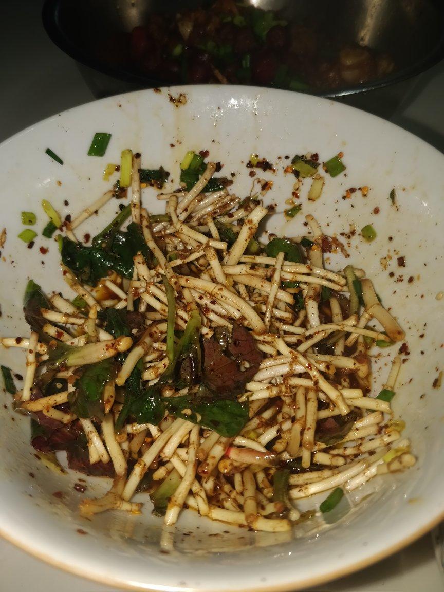 凉拌折耳根（鱼腥草）