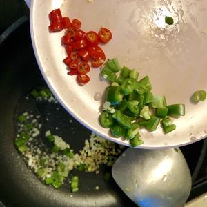 ㄟ(ʅ⊙ω⊙)超快速椒盐土豆片 — 外酥里嫩的做法 步骤6