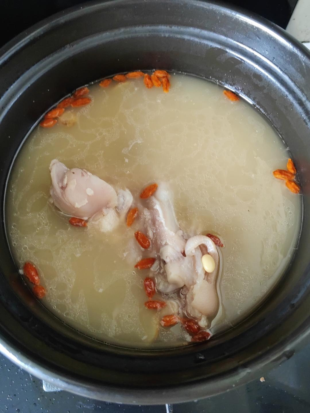 猪蹄汤（下奶）