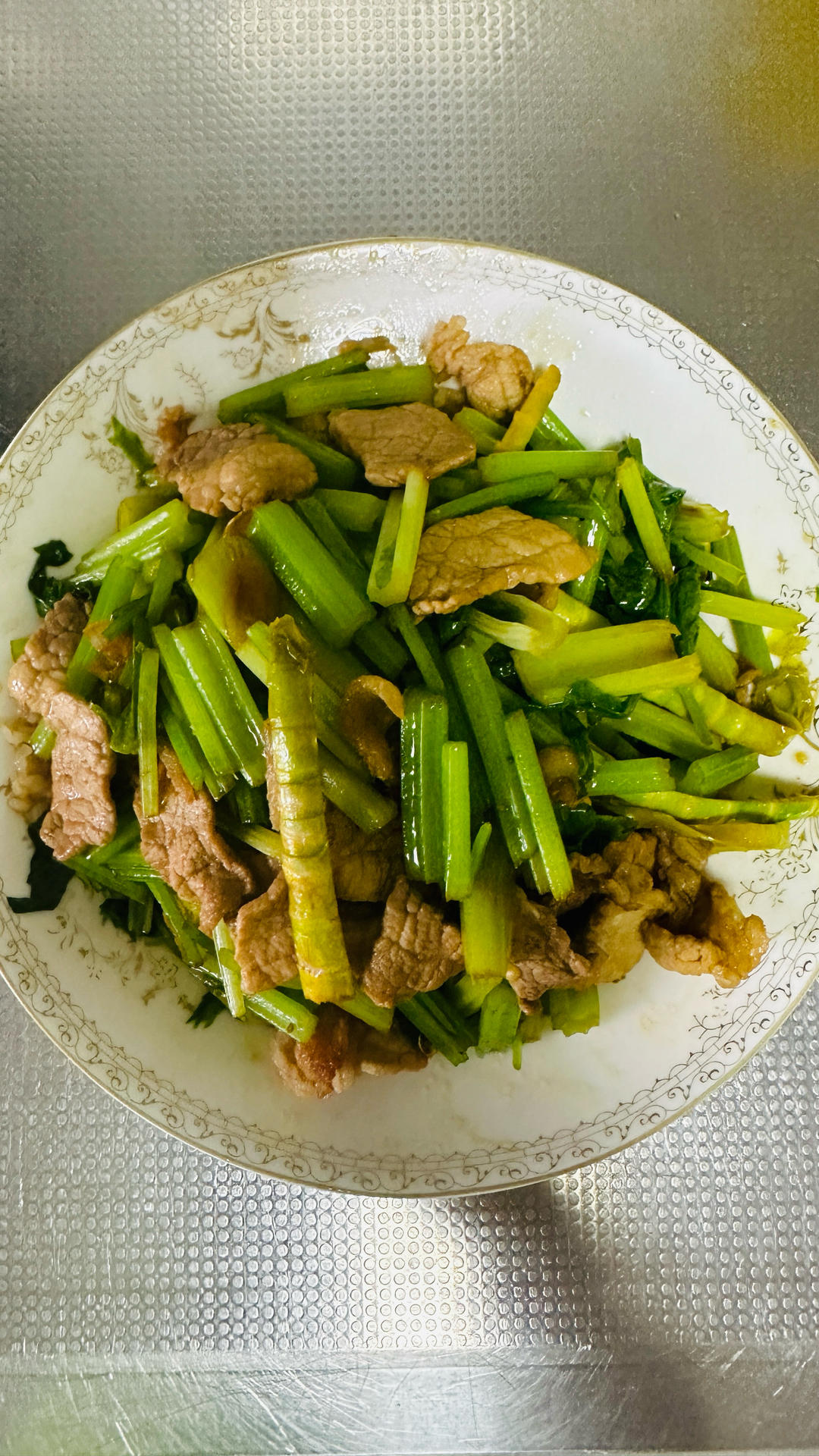 芹菜炒肉