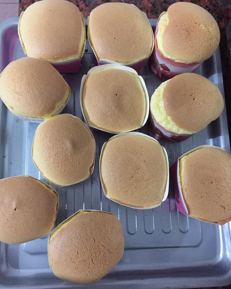 软绵绵戚风纸杯蛋糕