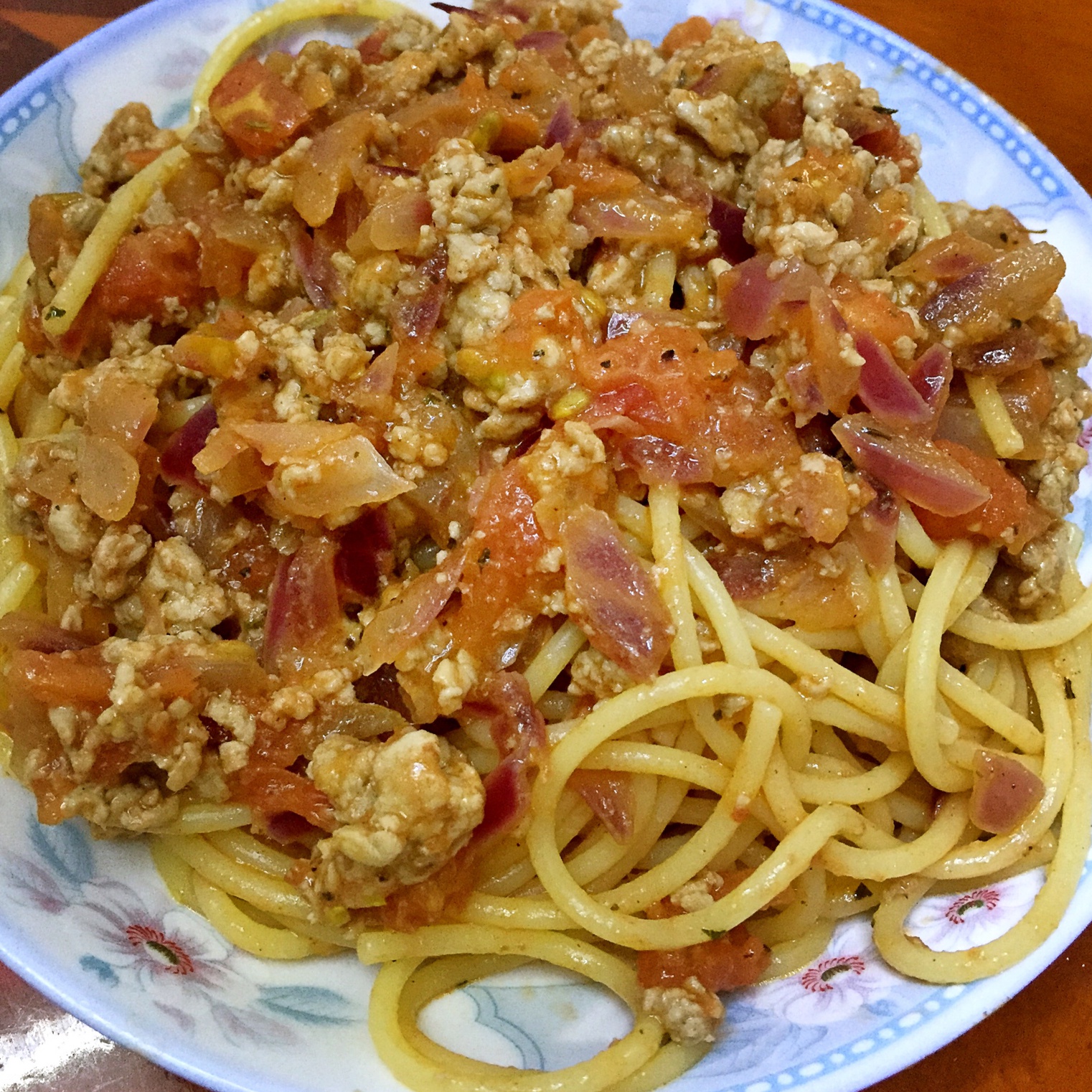 蕃茄蘑菇肉酱意大利面