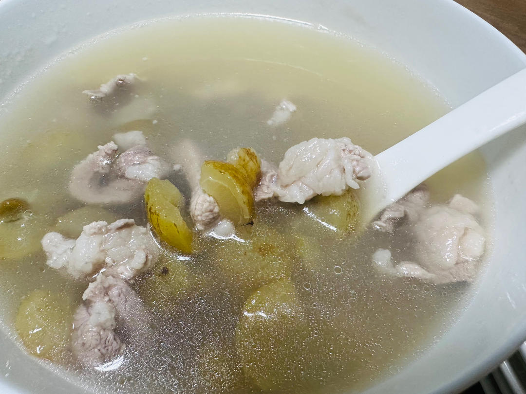 油柑瘦肉汤 润喉滋养 酸酸又回甘