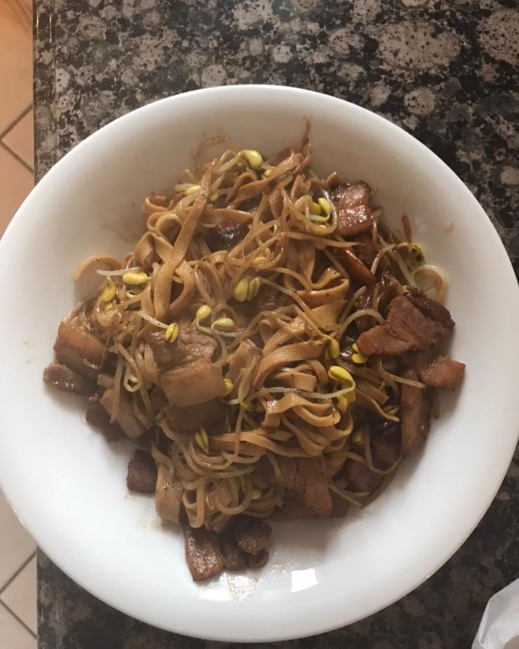 糖妈分享～铸铁锅版❤️黄豆芽烧五花肉（换食材在后面）