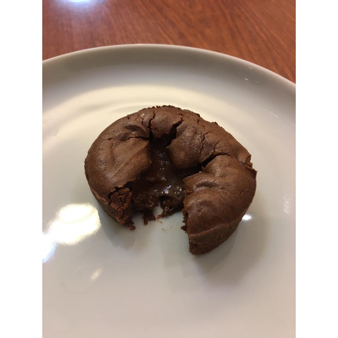 巧克力熔岩蛋糕(全图文超简单)