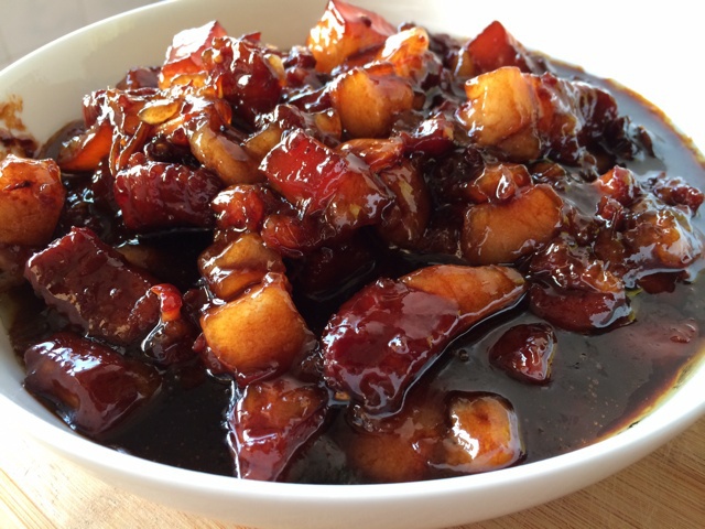 吃着碗里望着锅里的红烧肉