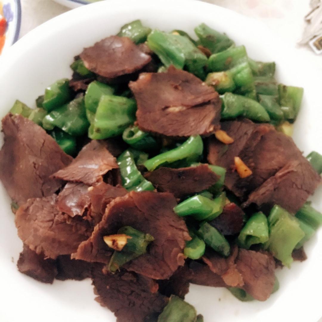 青椒小炒卤牛肉