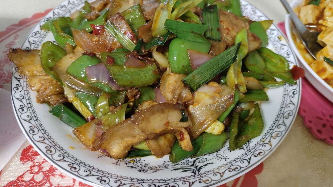 蒜苗回锅肉——经典川菜