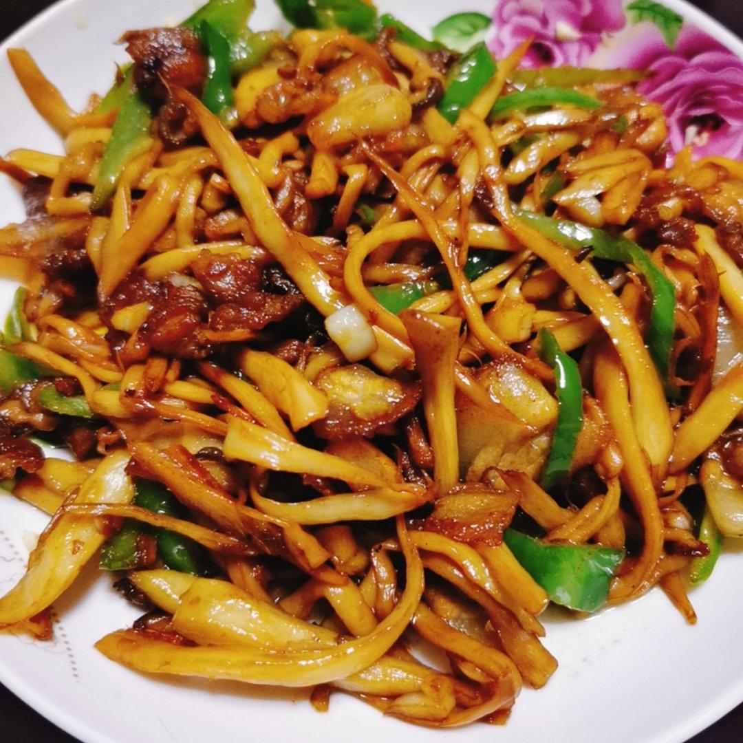 手撕杏鲍菇炒肉
