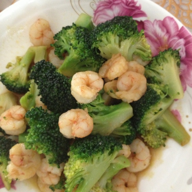 虾仁炒西兰花