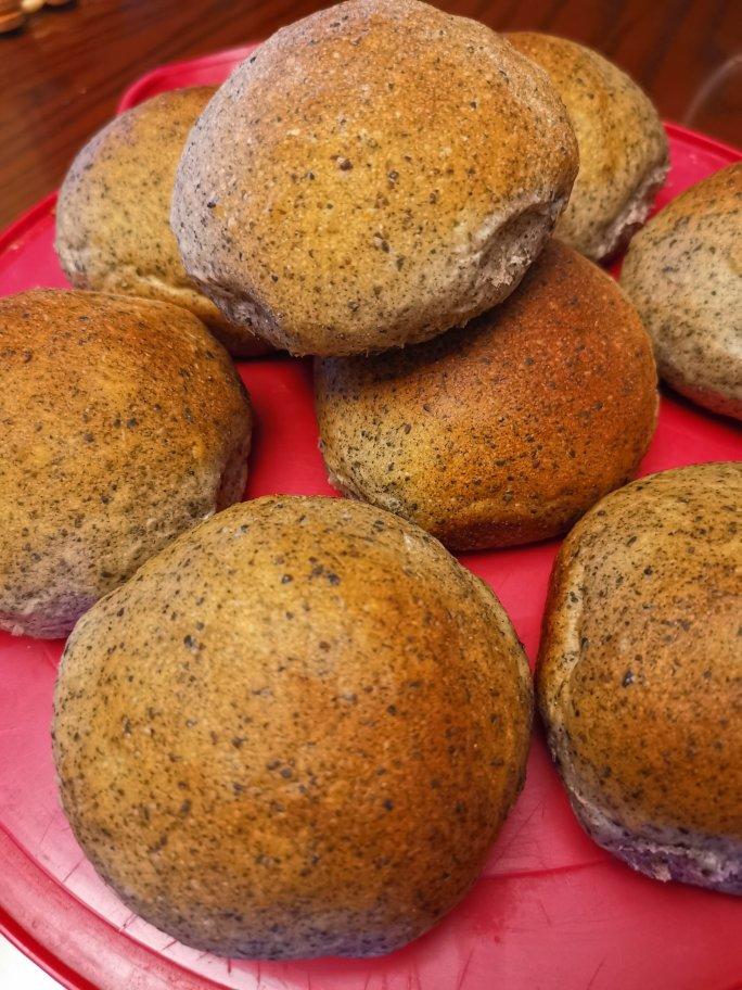 双倍黑芝麻餐包