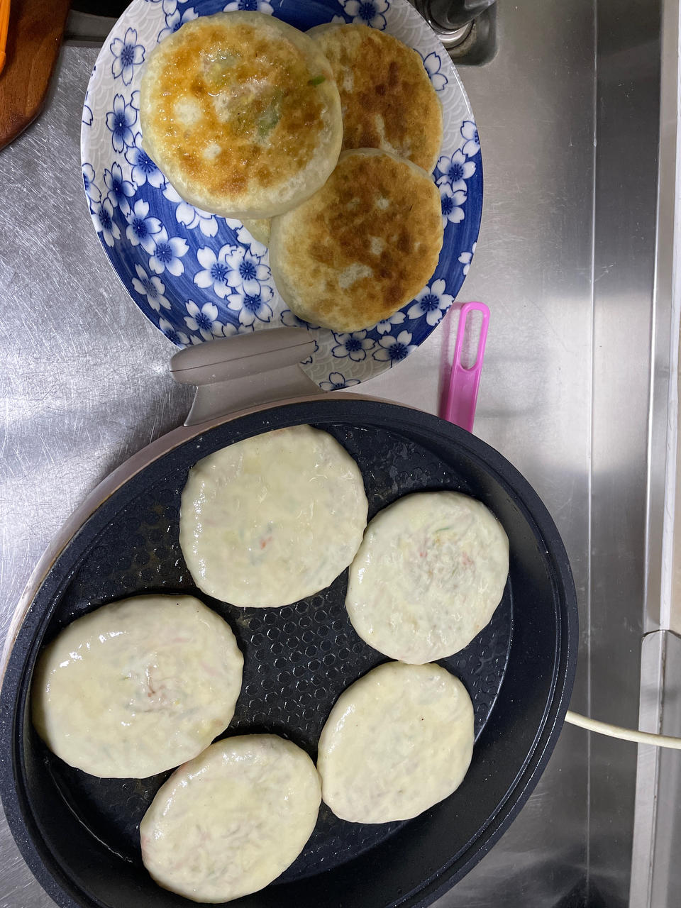 会连续吃八个的萝卜馅饼