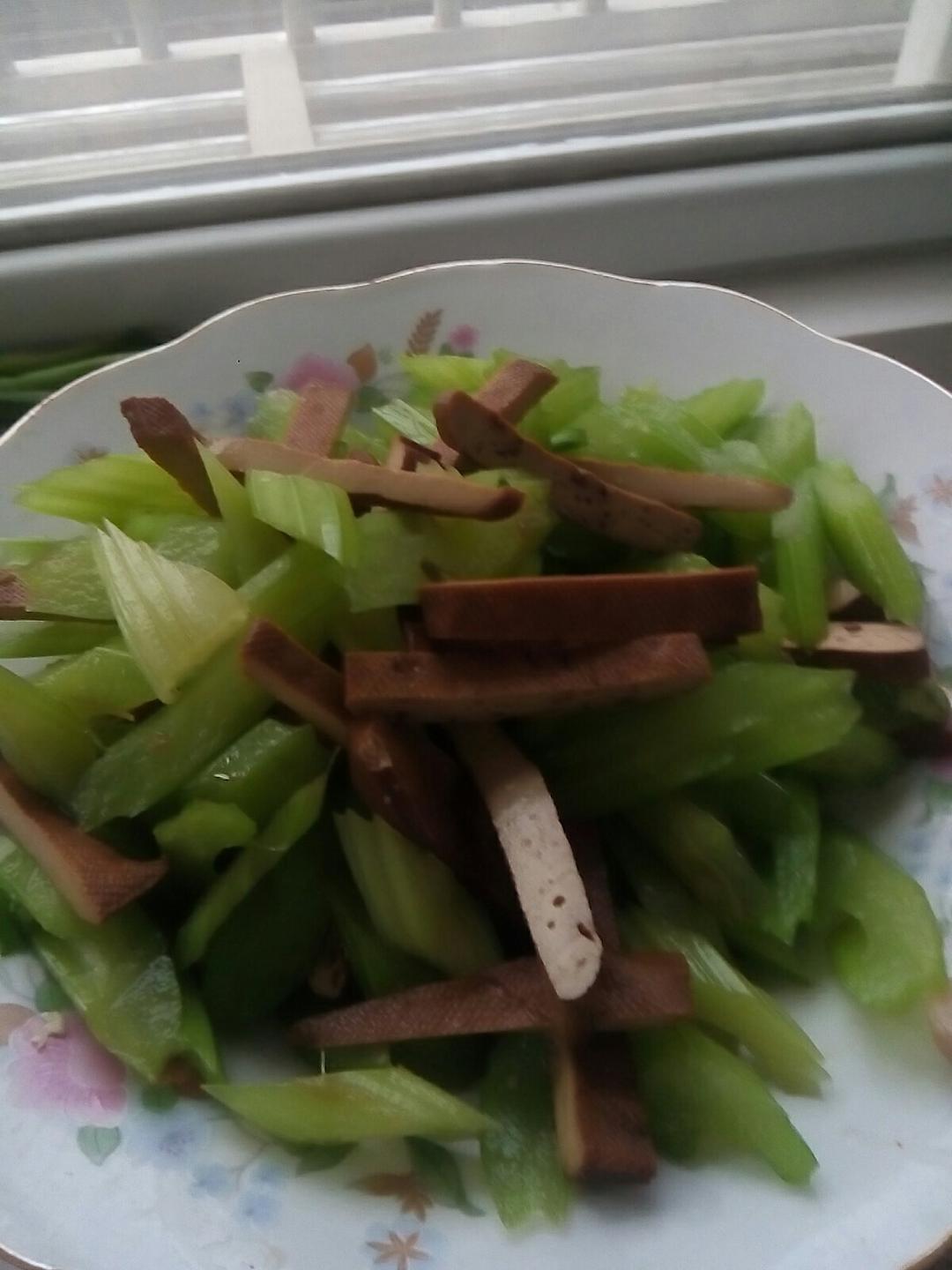 爽口芹菜（快手版）