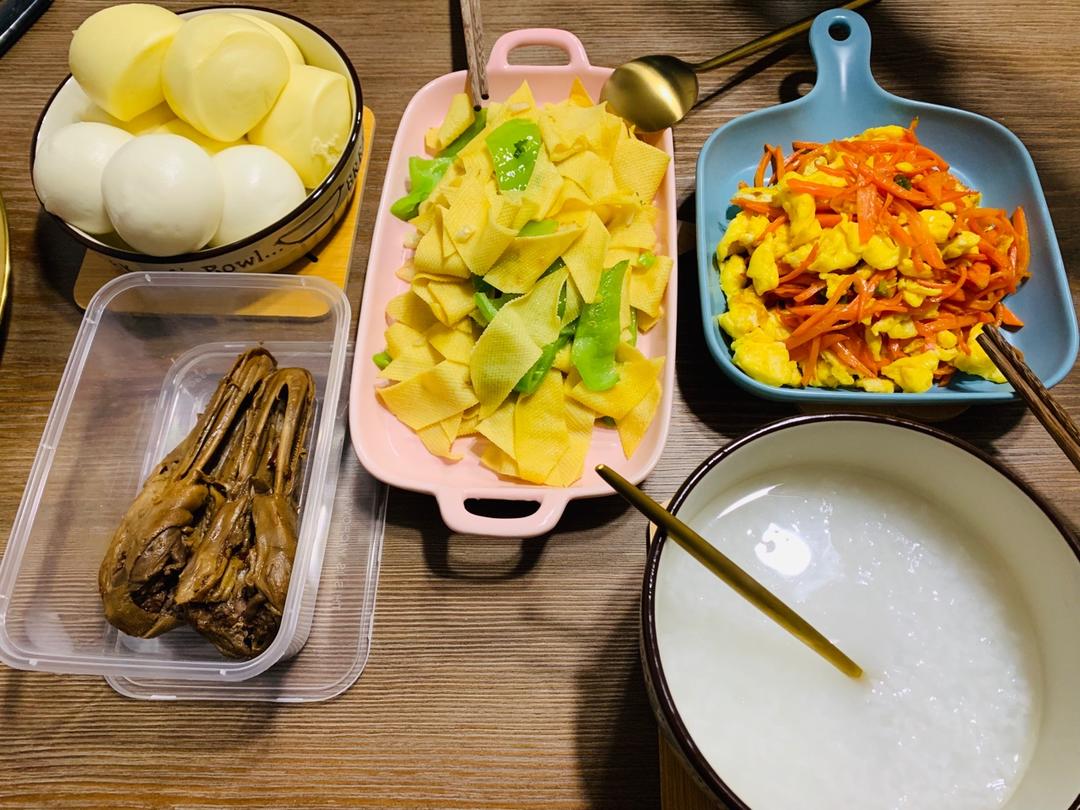 尖椒炒干豆腐