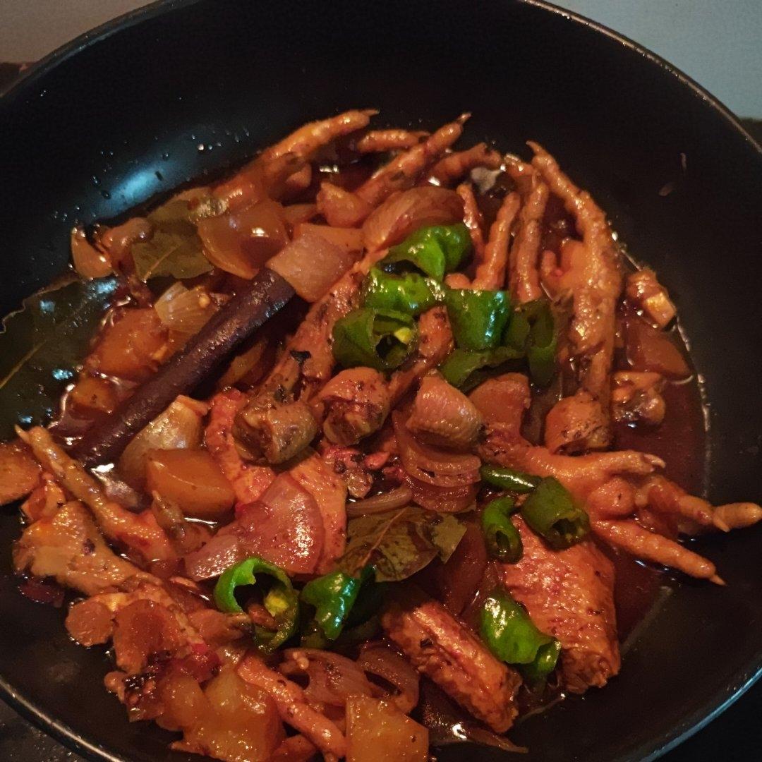 学会这道鸡爪煲就再也不用去胖哥俩排队了