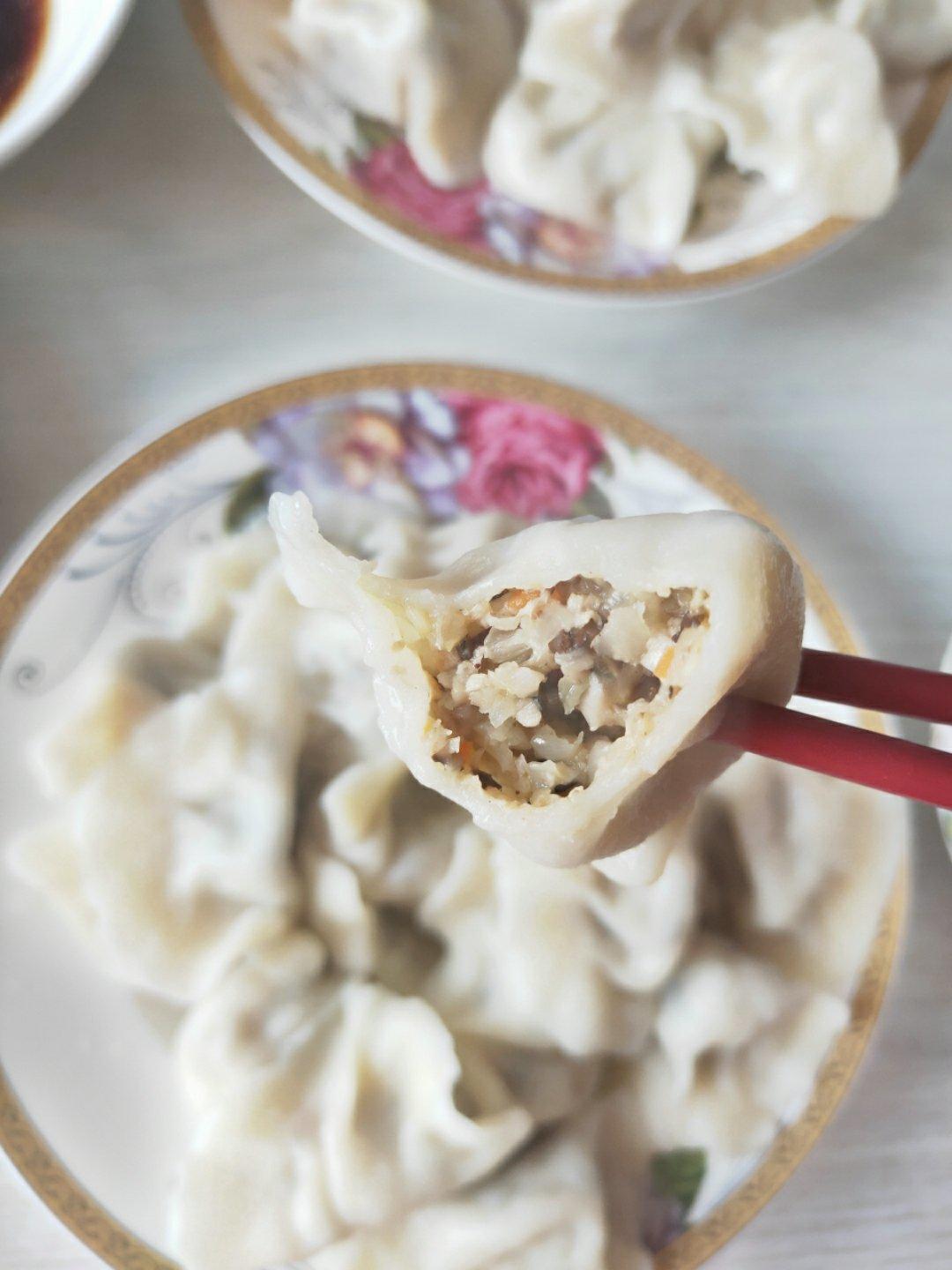酸菜香菇豆干素饺子