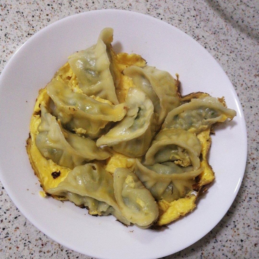 鸡蛋生煎饺子