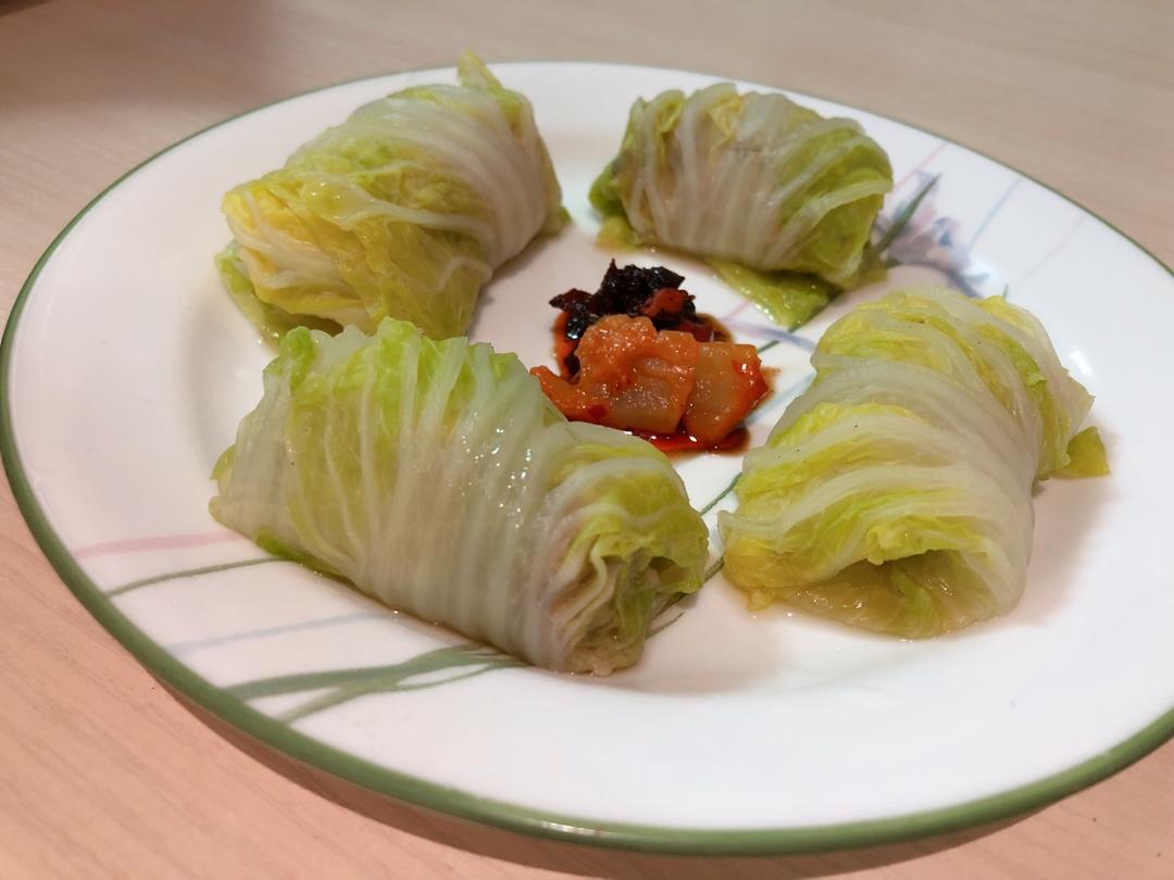 过年餐桌上必备的一道菜，翡翠白玉卷