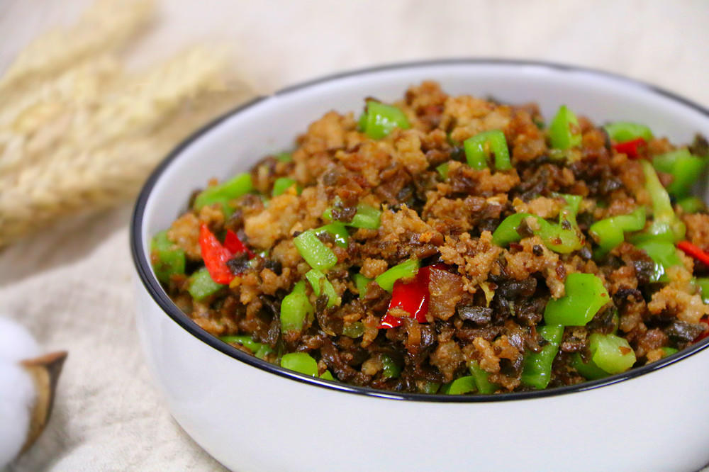 云南传统名菜下饭菜黑三剁