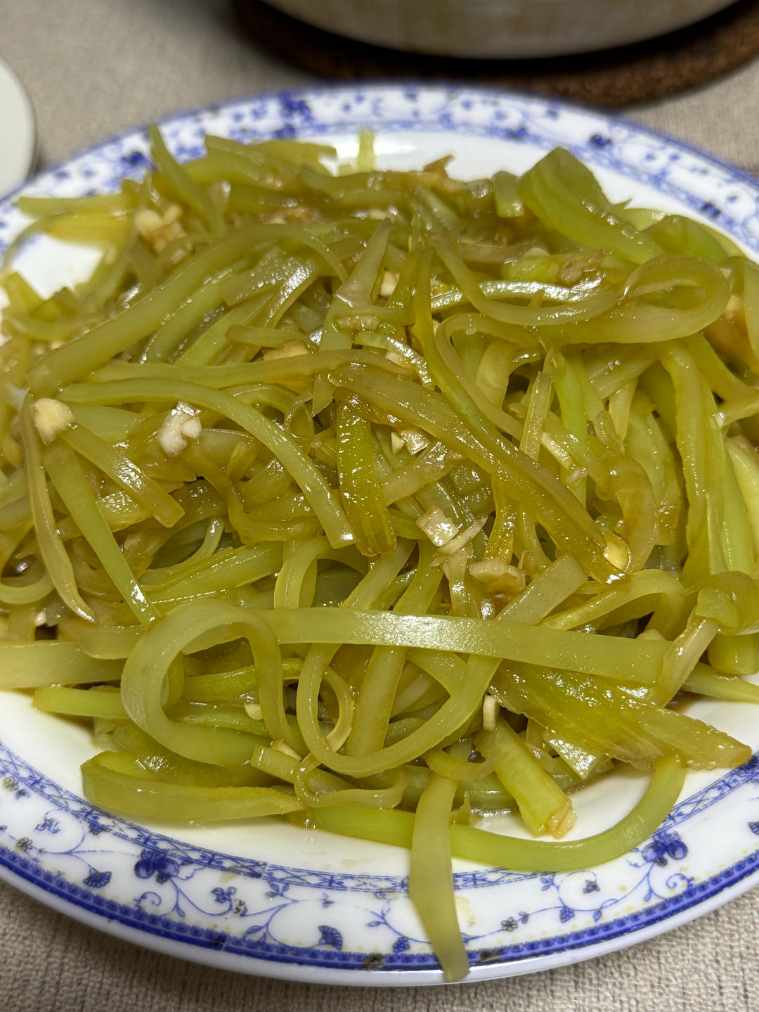 想告诉全世界，这菜太解腻！爽脆开胃的莴笋丝