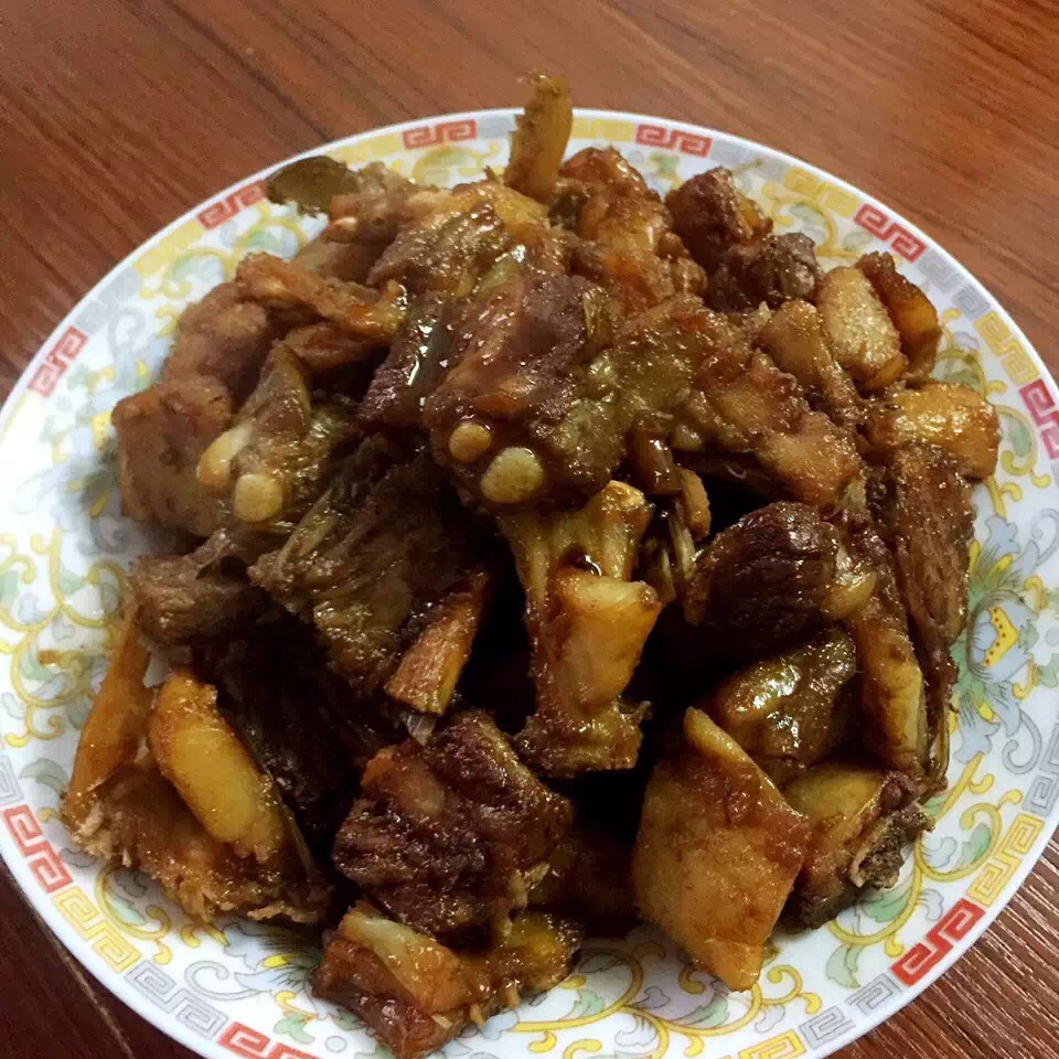 河豚鱼干红烧排骨