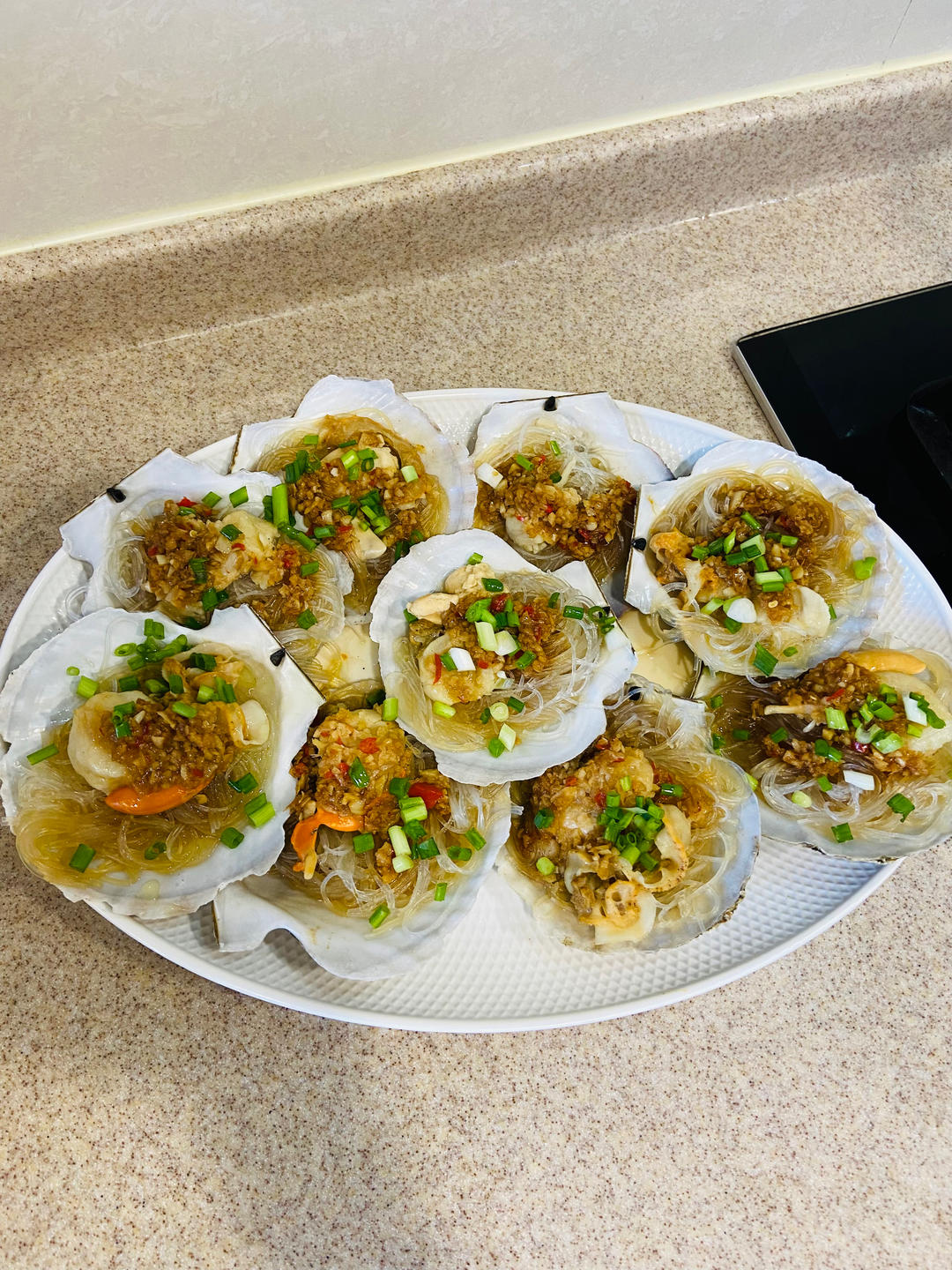 蒜蓉粉丝蒸扇贝（清晰图片步骤讲解）