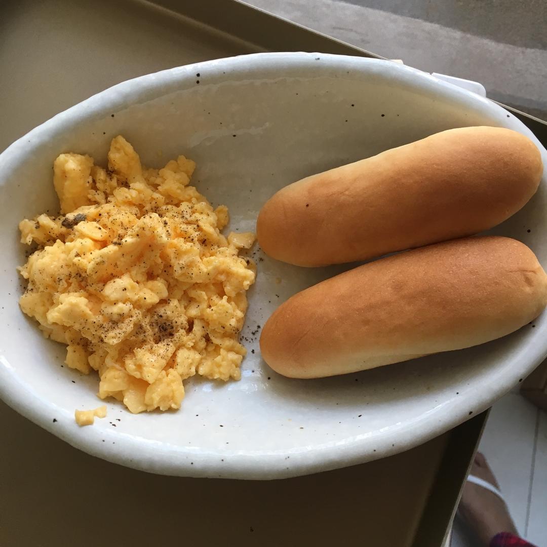 美式炒蛋 scrambled eggs